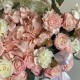 Роскошная корзина с гортензией диантусами и пионовидными розами