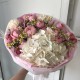 Авторский букет из нежных розовых пионовидных роз, гортензии, ромашки и диантуса в дизайнерском оформлении