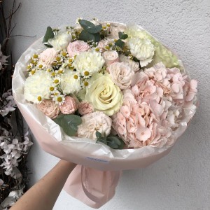 Стильный авторский букет «Bloom Room»