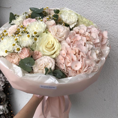 Стильный авторский букет «Bloom Room»