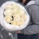 11 белых роз в букете Bloom Room