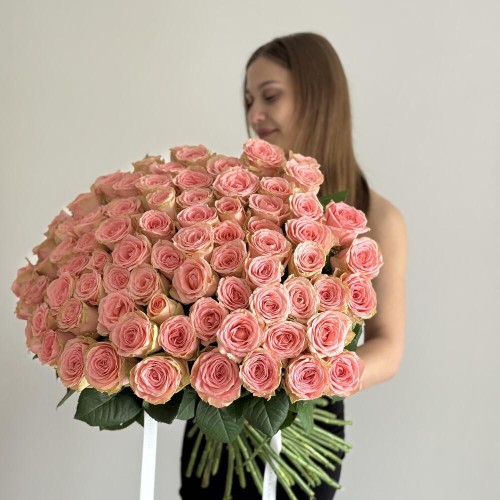Wow букет из 101 розы Софи Лорен «bloom room»
