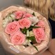 Нежная роза и альстромерии в букете Bloom Room