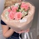 Нежная роза и альстромерии в букете Bloom Room