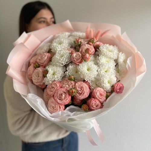 Нежный букет с пион розой и алтаем (большой выбор в профиле магазина)