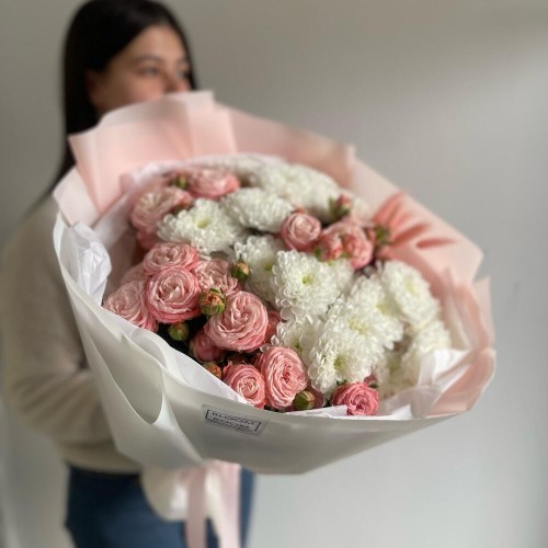 Нежный букет с пион розой и алтаем (большой выбор в профиле магазина)