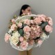 WOW Корзина с гортензией и розой + подарок от Vivienne Sabo — румяна MACARON