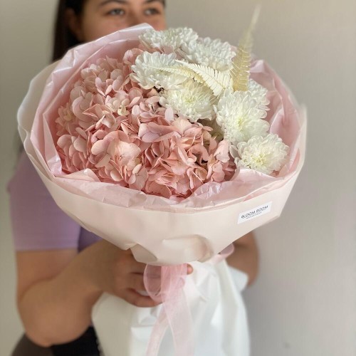 Букет с гортензией Bloom Room с доставкой Екатеринбург