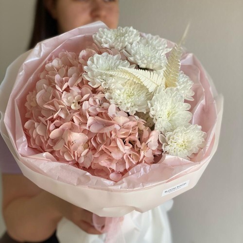 Букет с гортензией Bloom Room с доставкой Екатеринбург