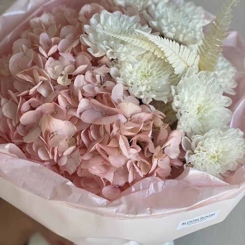 Букет с гортензией Bloom Room с доставкой Екатеринбург