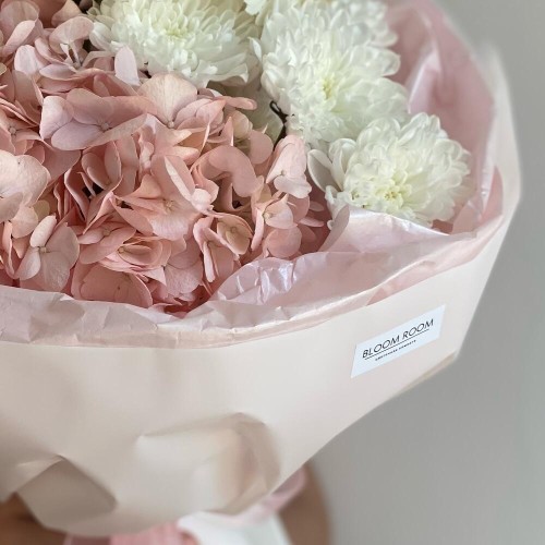 Букет с гортензией Bloom Room с доставкой Екатеринбург