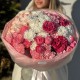 Пышный букет из пион розы, гортензии, хризантемы и диантуса