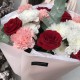 Вдохновляющий букет Bloom room из красных роз, диантусов, хризантем и эвкалипта