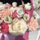 Цветы в коробке bloom room из эустомы, пионовидных кустовых роз, диантусов и хризантемы