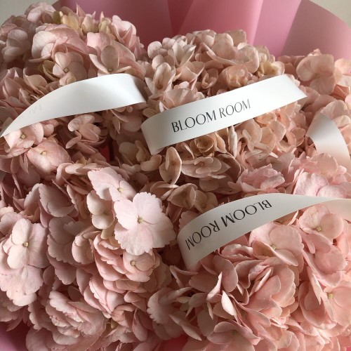 Wow букет из розовых гортензий bloom room