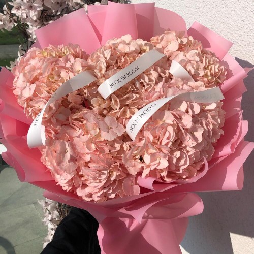 Wow букет из розовых гортензий bloom room