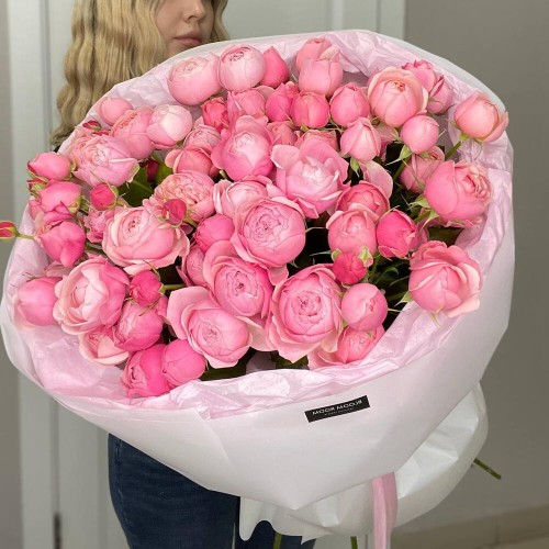 Монобукет «Сладкая ягода» Bloom room из кустовой розы