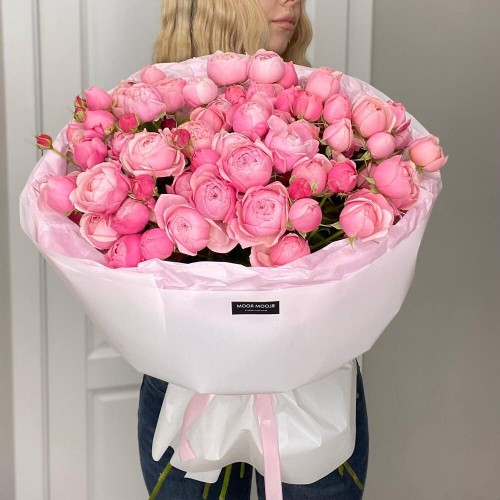 Монобукет «Сладкая ягода» Bloom room из кустовой розы
