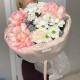 Авторский букет «дыхание весны»  из ромашек, французских роз и диантусов