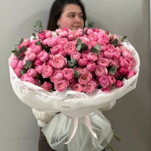 Премиум букет из кустовых роз «Pinc Silva»