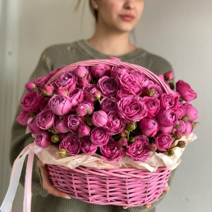 Корзина M с кустовой пион.розой Misty bubbles