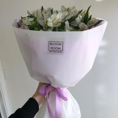 Монобукет "Ароматный шёлк" Bloom Room: альстромерия