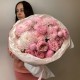 Букет из кустовой розы сорта pink silva и хризантемы