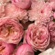 Букет из кустовой розы сорта pink silva и хризантемы
