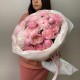 Букет из кустовой розы сорта pink silva и хризантемы