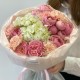 Букет «Bloom room» с гортензией, кустовой пионовидной розой и диантусом