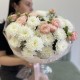 Нежный букет «Лето» из пион роз и хризантем Алтай