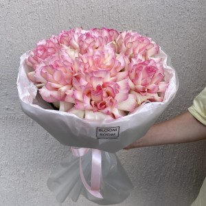 Букет «Bloom room» из крупных французских роз