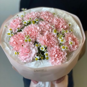 Нежный букет   из диантуса и ромашки