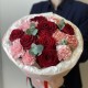 Яркий букет    из красных роз и диантуса