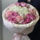 Весенний милый букет с гортензией , кустовой розой и диантусом