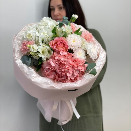 Пышный микс из гортензий, розы, хризантемы️  Bloom room: большой выбор букетов в профиле магазина