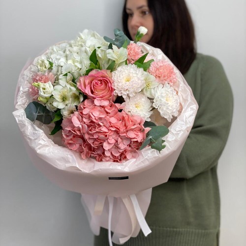 Пышный микс из гортензий, розы, хризантемы️  Bloom room: большой выбор букетов в профиле магазина