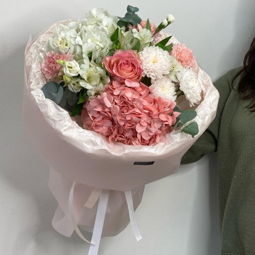 Пышный микс из гортензий, розы, хризантемы️  Bloom room: большой выбор букетов в профиле магазина