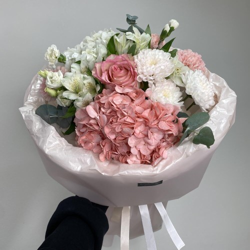 Пышный микс из гортензий, розы, хризантемы️  Bloom room: большой выбор букетов в профиле магазина