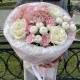 Авторский букет «Сахарная вата» из хризантем, гортензии и роз