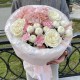 Авторский букет «Сахарная вата» из хризантем, гортензии и роз