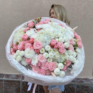 Большой WOW-букет «Bloom room»  Пионовидная Роза, гортензия, хризантема