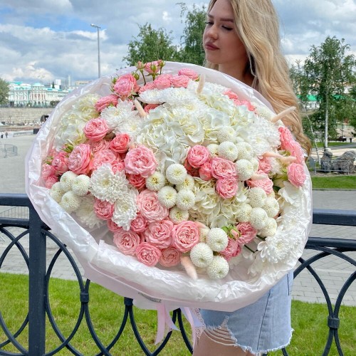 Большой WOW-букет «Bloom room»  Пионовидная Роза, гортензия, хризантема