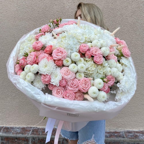 Большой WOW-букет «Bloom room»  Пионовидная Роза, гортензия, хризантема