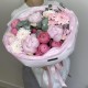 Малиновый букет  Bloom room, пион, пионовидная кустовая роза, хризантема, лагурус сухоцвет
