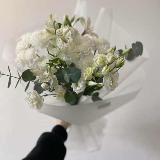 Авторский лёгкий букет «Bloom room»! Альстромерия, эустома, кустовой диантус